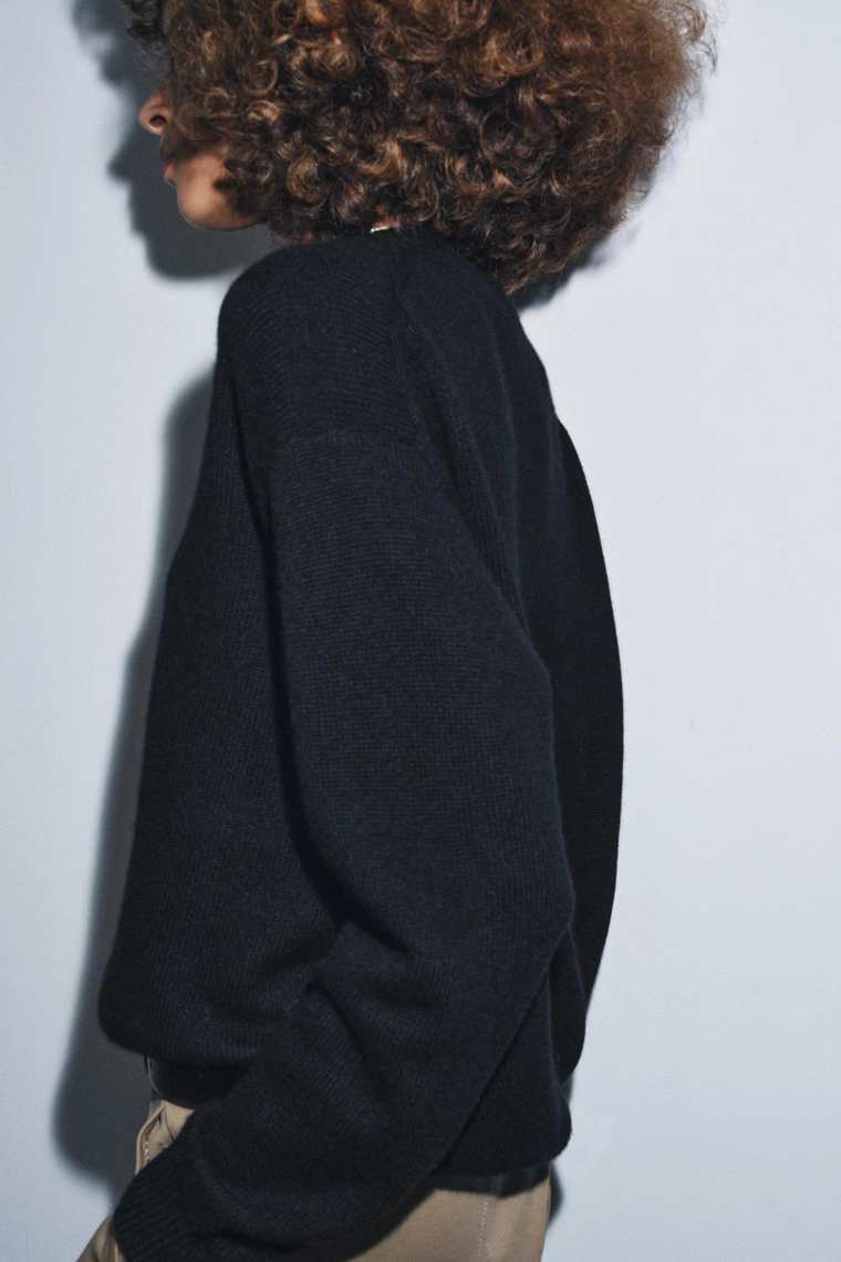 СВИТЕР ИЗ 100% КАШЕМИРА С ДЛИННЫМИ РУКАВАМИ