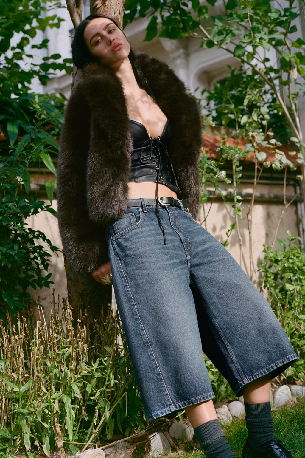 ТОП ИЗ ИСКУССТВЕННОЙ КОЖИ НА БРЕТЕЛЯХ С ЗАВЯЗКАМИ