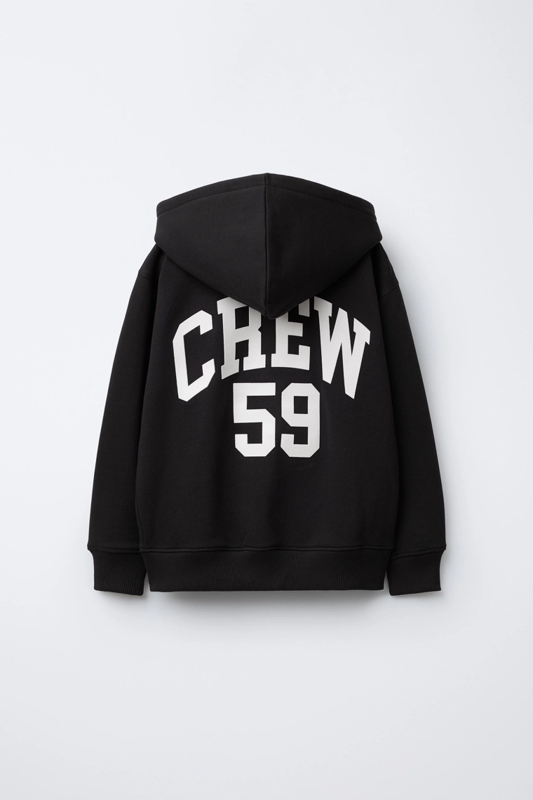 ТОЛСТОВКА НА МОЛНИИ С ЯРЛЫКОМ