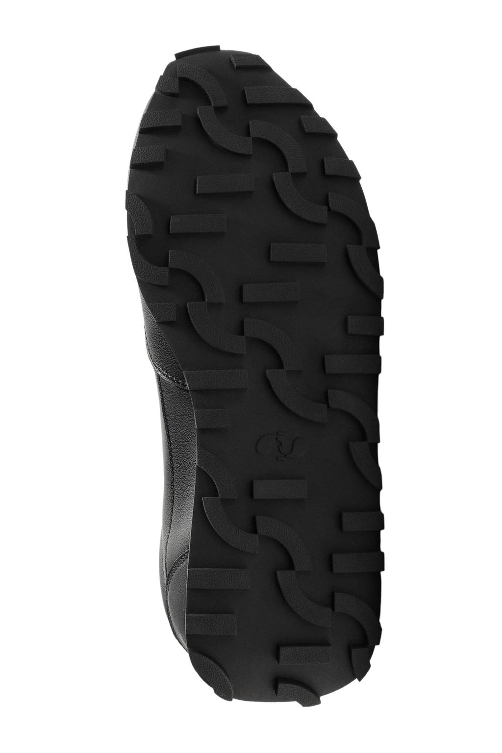 КОЖАНЫЕ КРОССОВКИ В ПОВСЕДНЕВНОМ СТИЛЕ