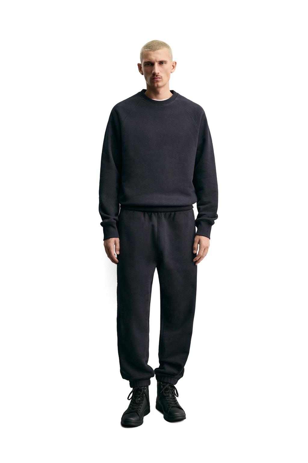 ДЖОГГЕРЫ КЛАССИЧЕСКОГО КРОЯ С КАНТОМ