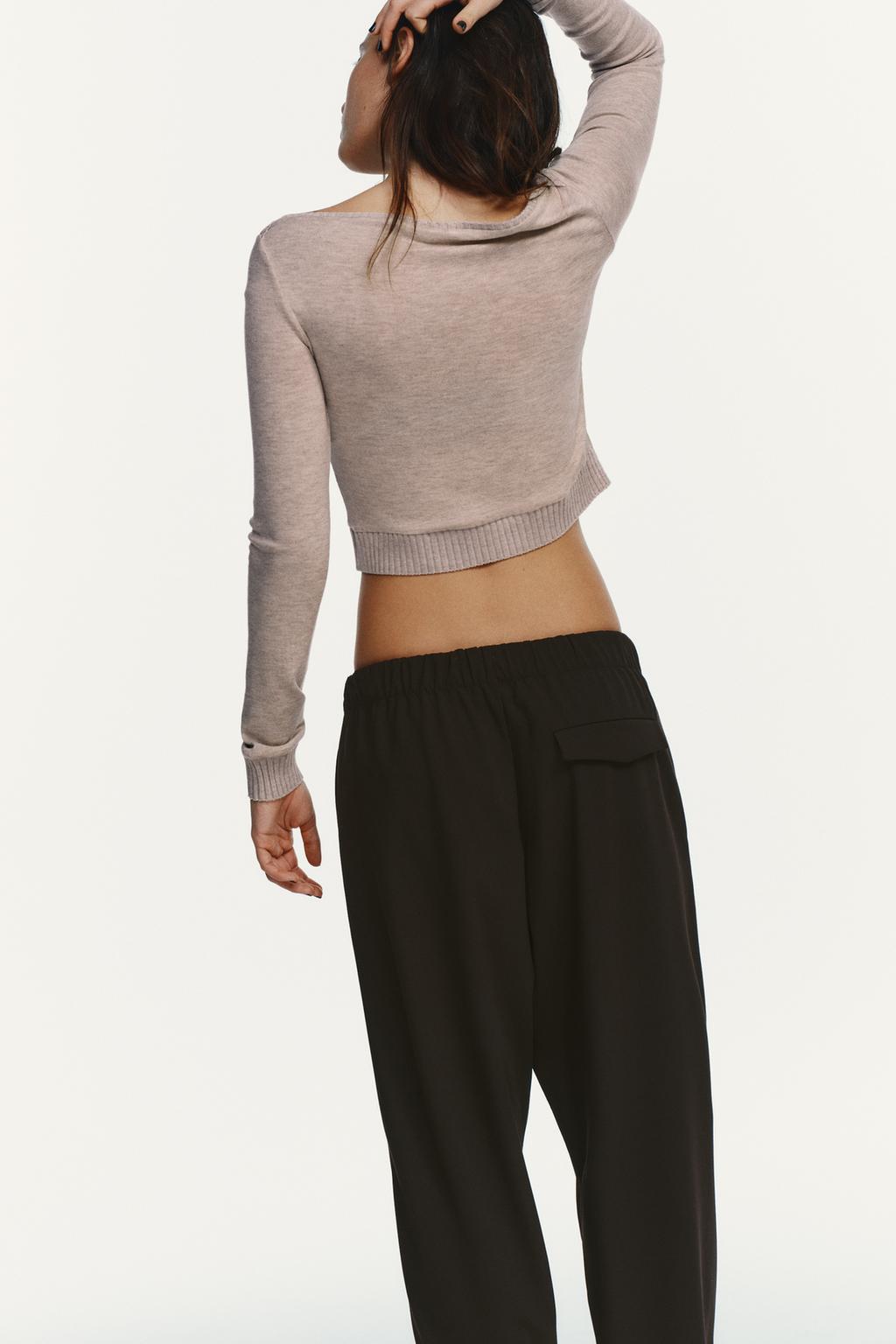 УКОРОЧЕННЫЙ ТОП ИЗ МЯГКОЙ ТКАНИ