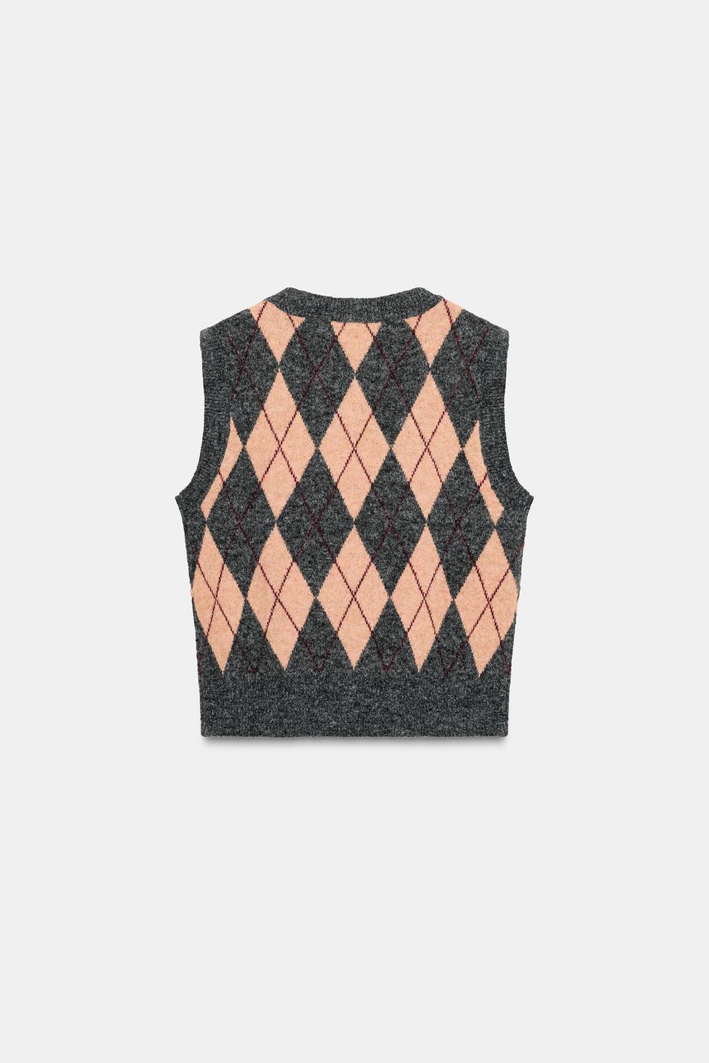 ТРИКОТАЖНЫЙ ЖИЛЕТ С УЗОРОМ «РОМБЫ»