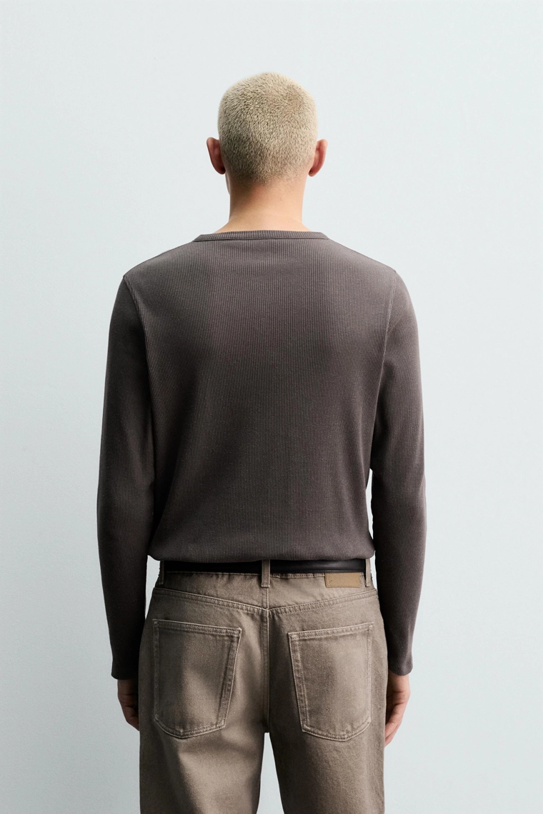 ФУТБОЛКА ИЗ ХЛОПКА И КОНОПЛИ С ВОРОТНИКОМ НА ПУГОВИЦАХ