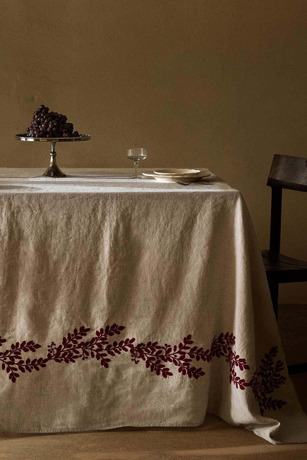 Льняная рождественская скатерть с красными листьями