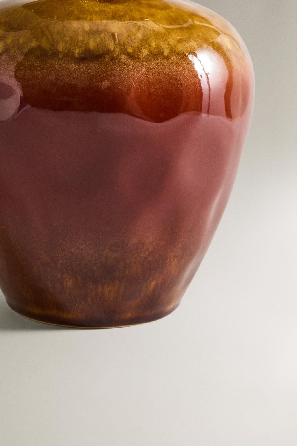 Широкая цветная керамическая ваза