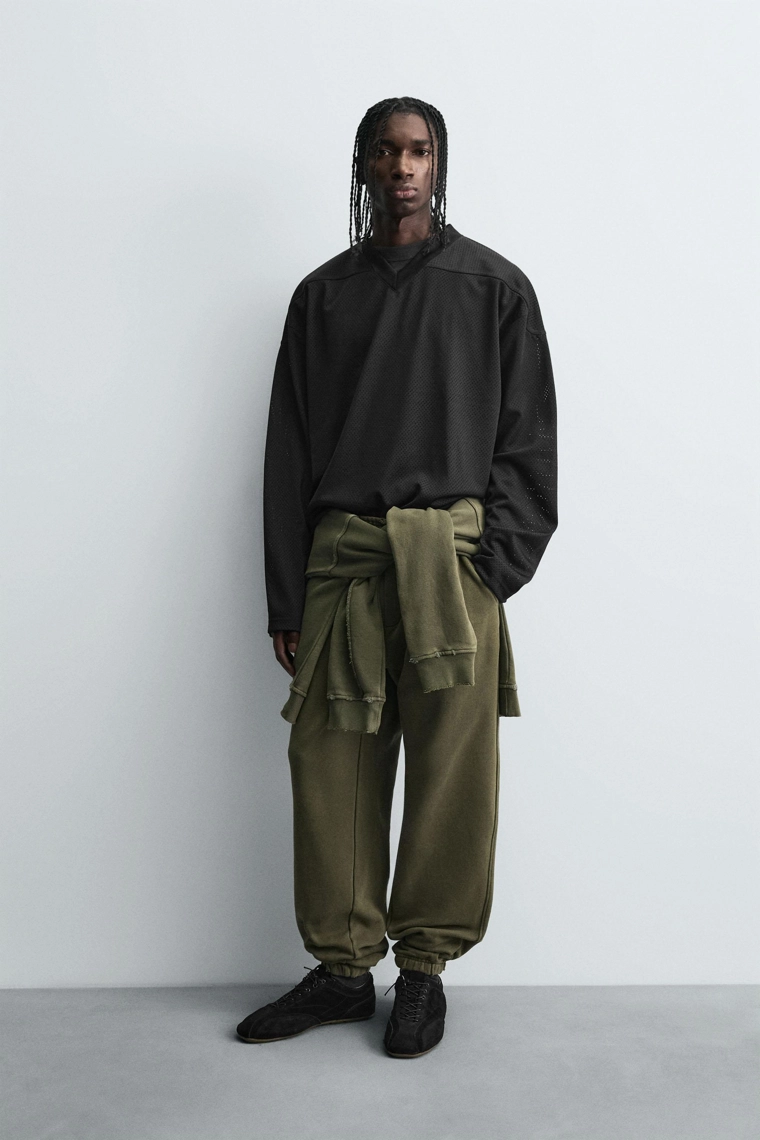 ФУТБОЛКА ИЗ ТКАНИ С ОТКРЫТОЙ СТРУКТУРОЙ