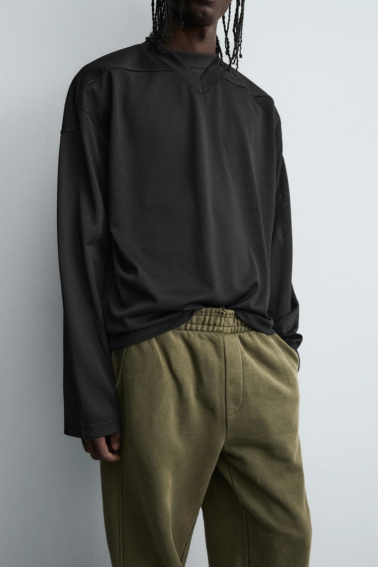 ФУТБОЛКА ИЗ ТКАНИ С ОТКРЫТОЙ СТРУКТУРОЙ