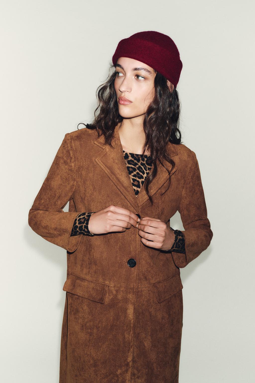 ПАЛЬТО-СЮРТУК ИЗ ТКАНИ ПОД ЗАМШУ