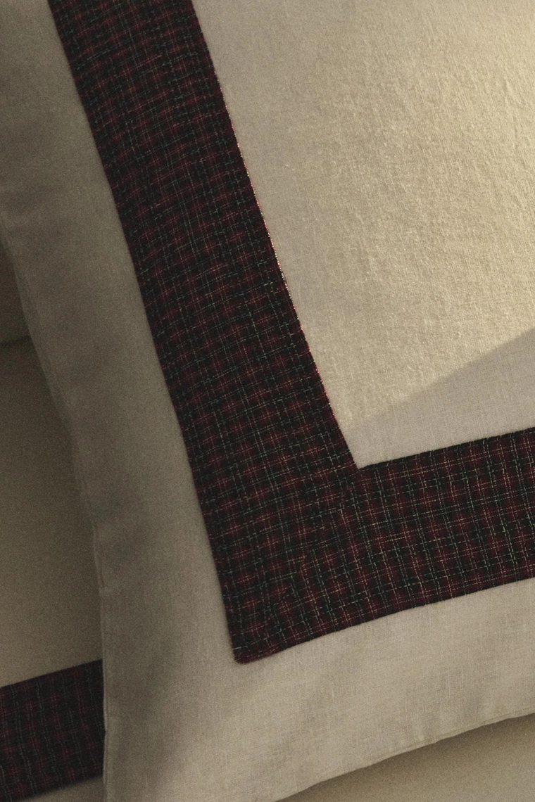 Блуза с v-образным вырезом