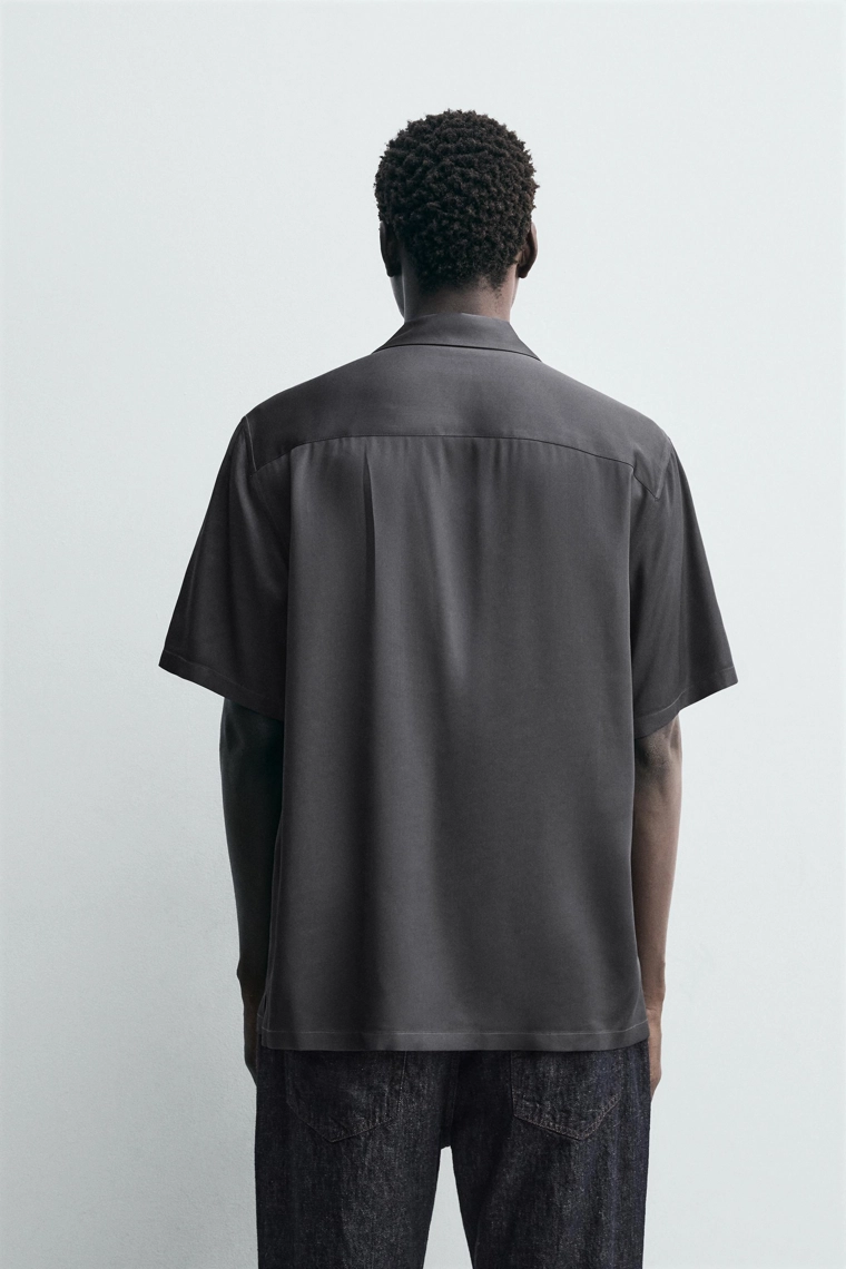 Рубашка regular fit из атласа