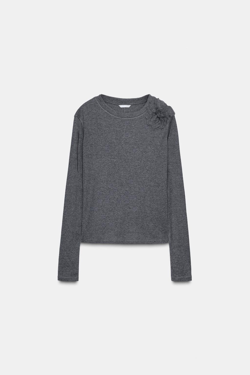 ФУТБОЛКА С ЦВЕТАМИ СПЕРЕДИ