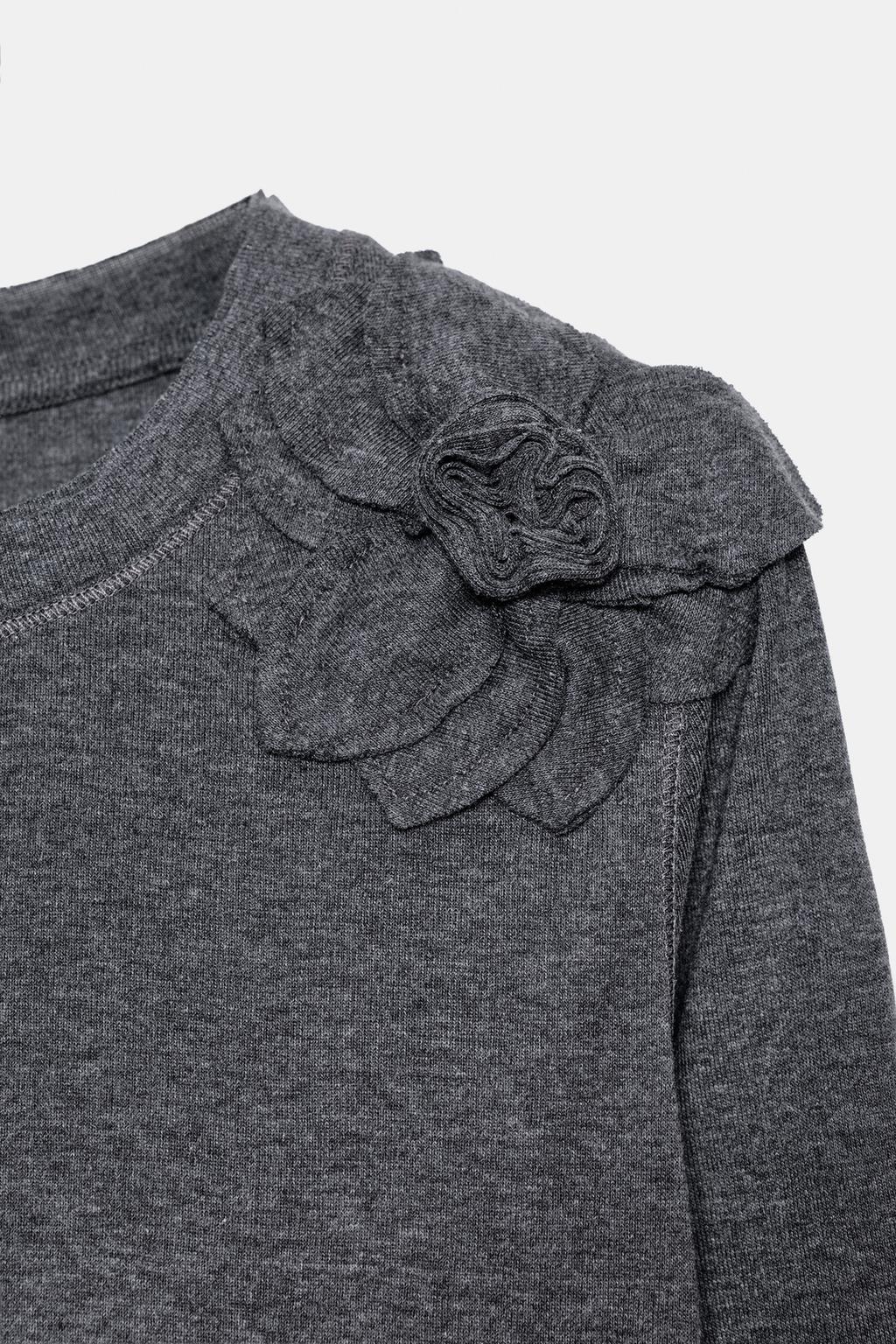 ФУТБОЛКА С ЦВЕТАМИ СПЕРЕДИ