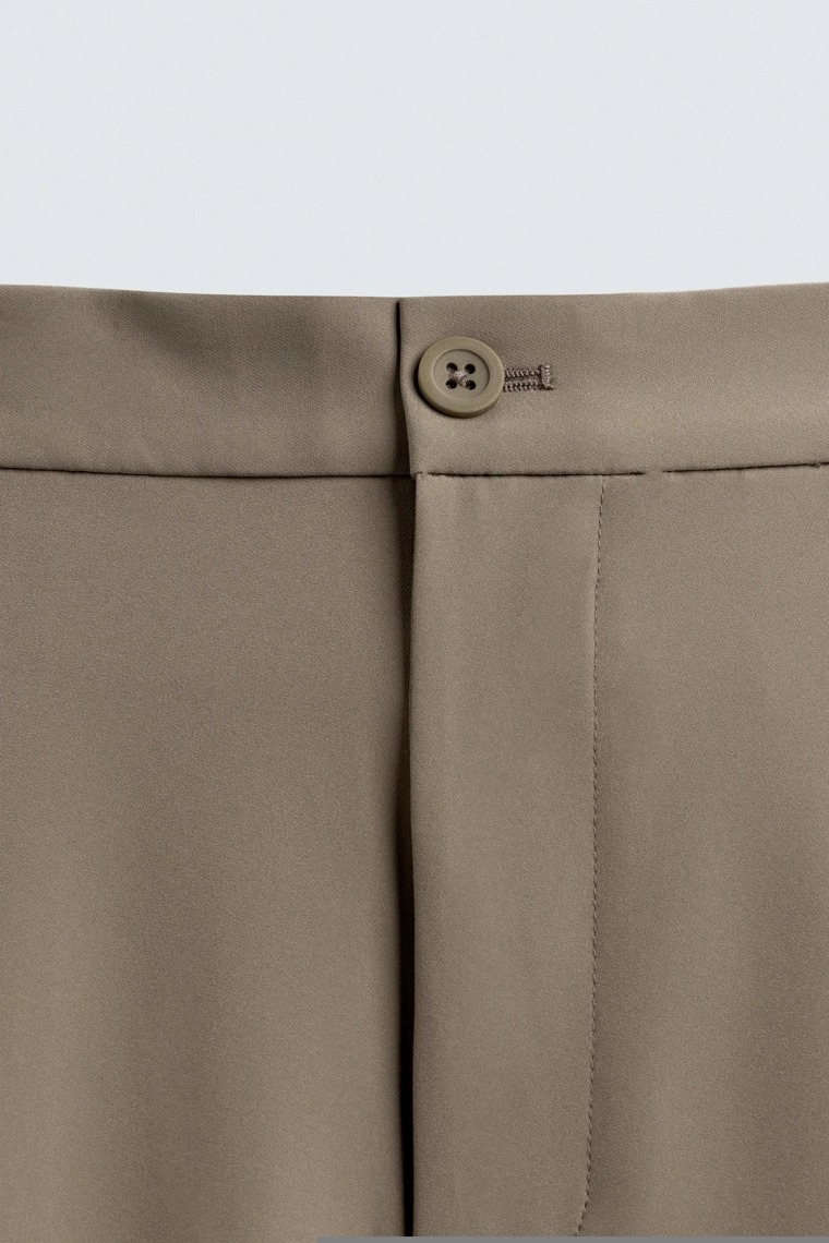 БРЮКИ ИЗ РЕЛЬЕФНОЙ ТКАНИ КОМФОРТНОГО КРОЯ