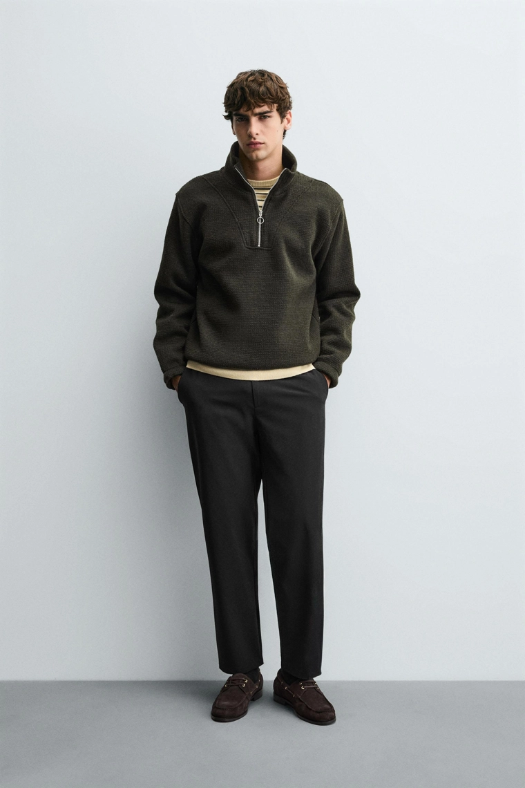 БРЮКИ ИЗ РЕЛЬЕФНОЙ ТКАНИ КОМФОРТНОГО КРОЯ