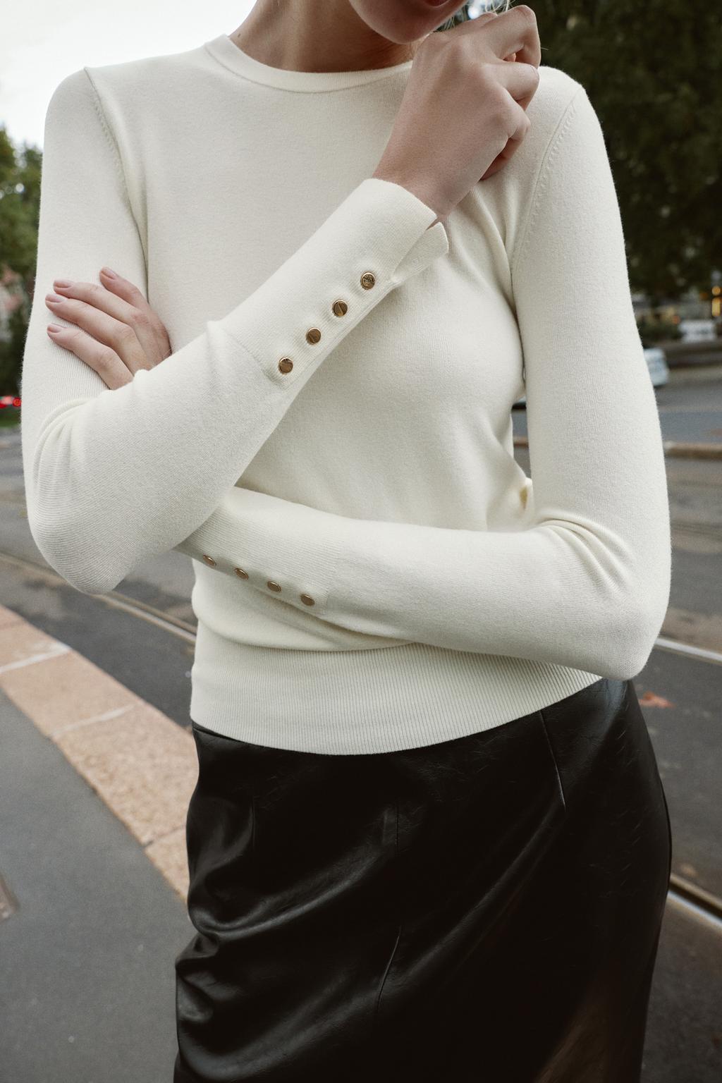 БАЗОВЫЙ ОДНОТОННЫЙ СВИТЕР