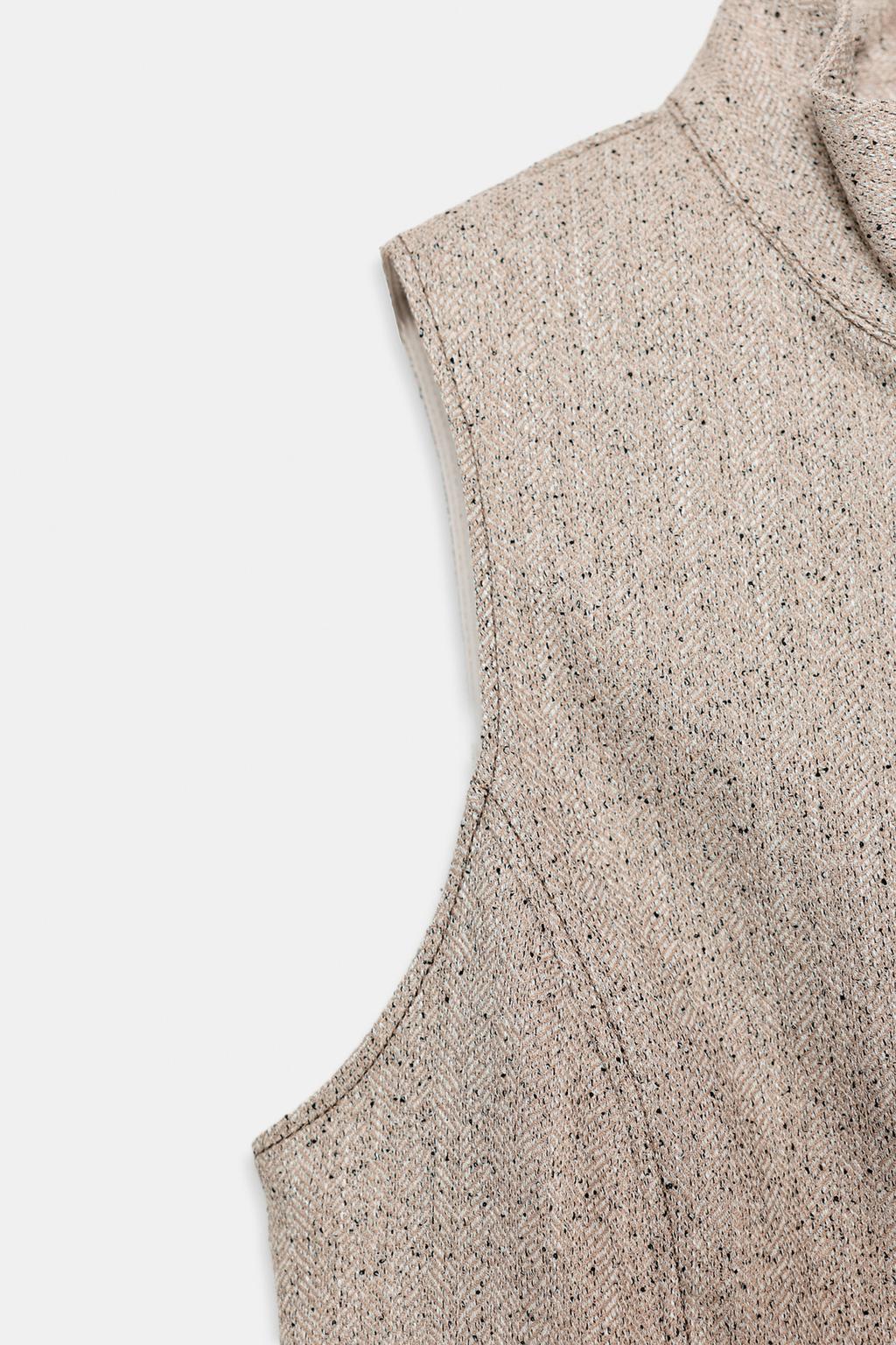 ТОП БЕЗ РУКАВОВ С ВОРОТНИКОМ-СТОЙКОЙ