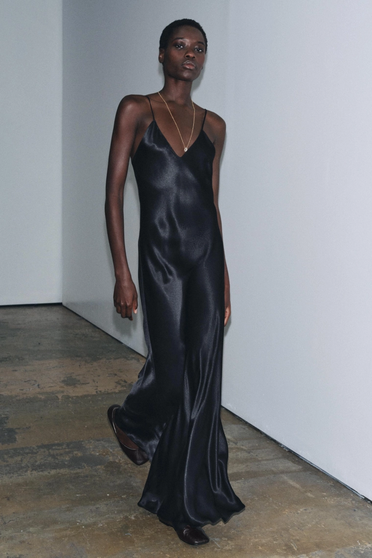 Черное платье