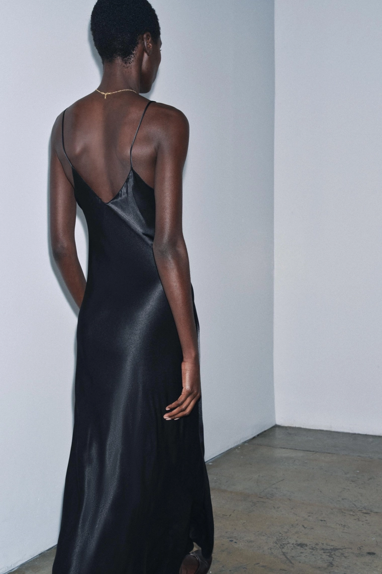 Черное платье