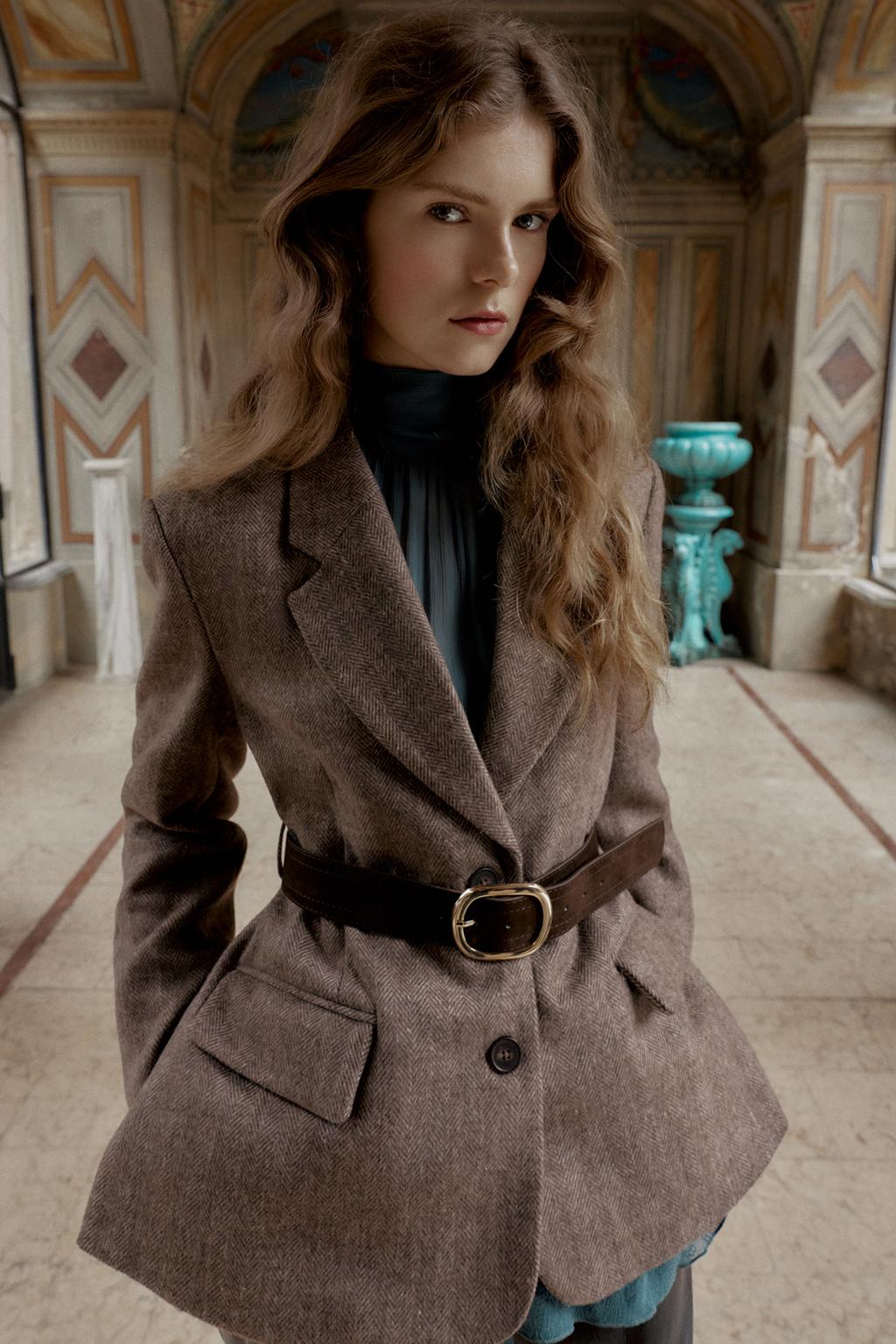 БЛЕЙЗЕР В ЕЛОЧКУ С ПОЯСОМ