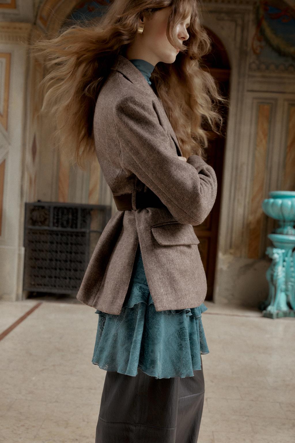 БЛЕЙЗЕР В ЕЛОЧКУ С ПОЯСОМ