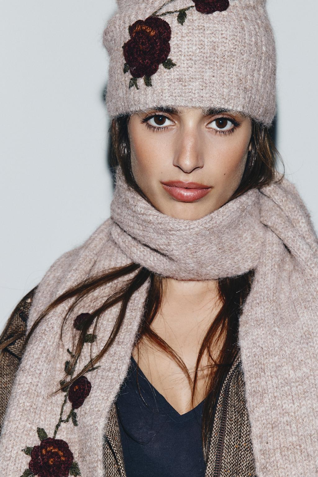 ШАРФ С ЦВЕТОЧНОЙ ВЫШИВКОЙ