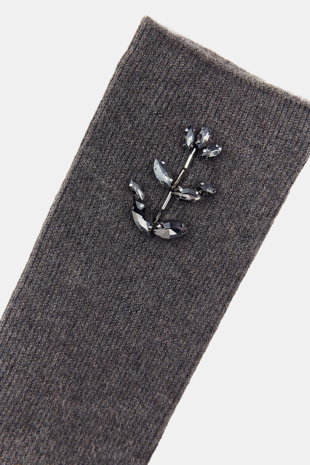 ГЛАДКИЕ НОСКИ С УКРАШЕНИЯМИ