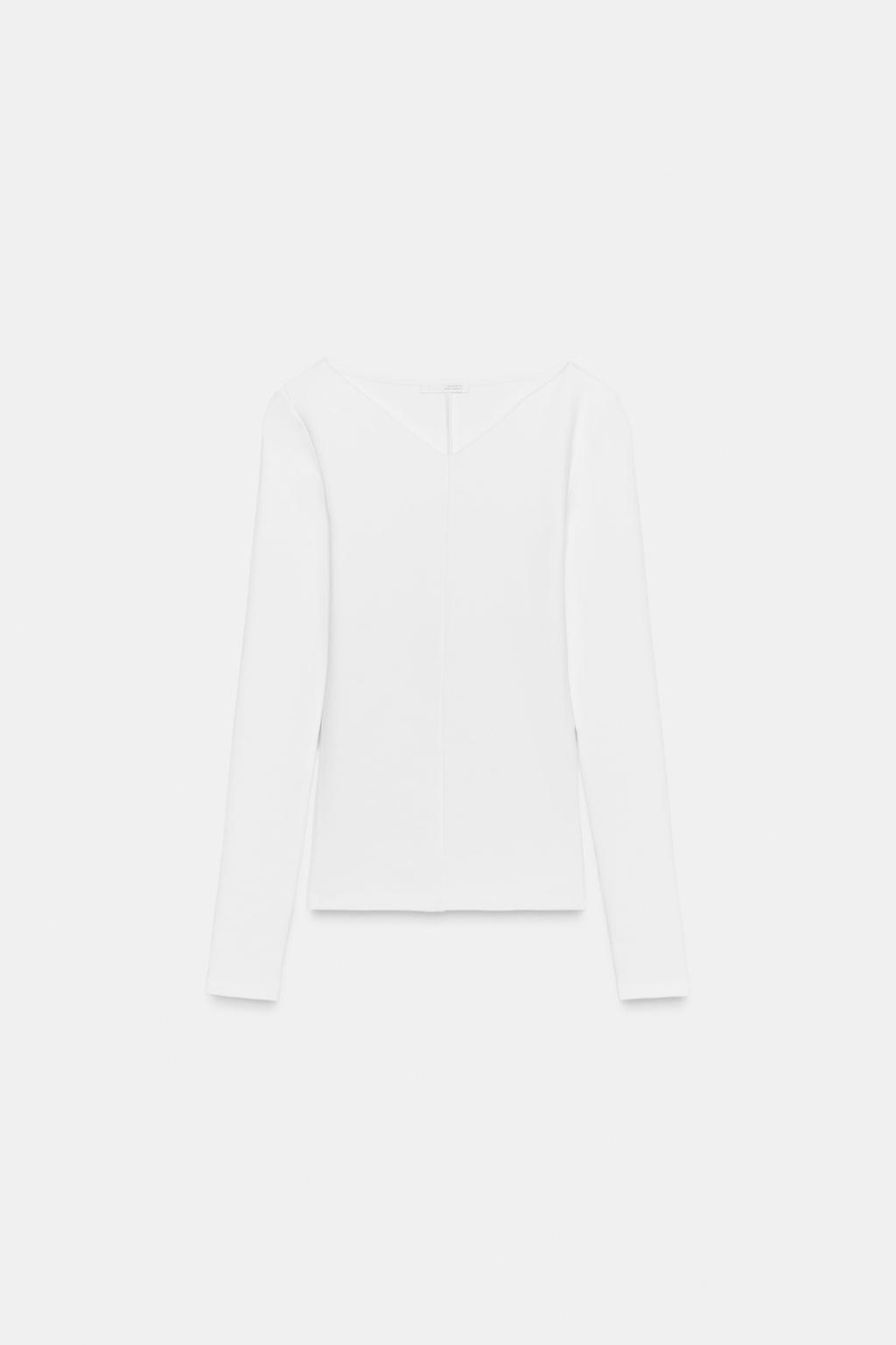 ФУТБОЛКА С V-ОБРАЗНЫМ ВЫРЕЗОМ