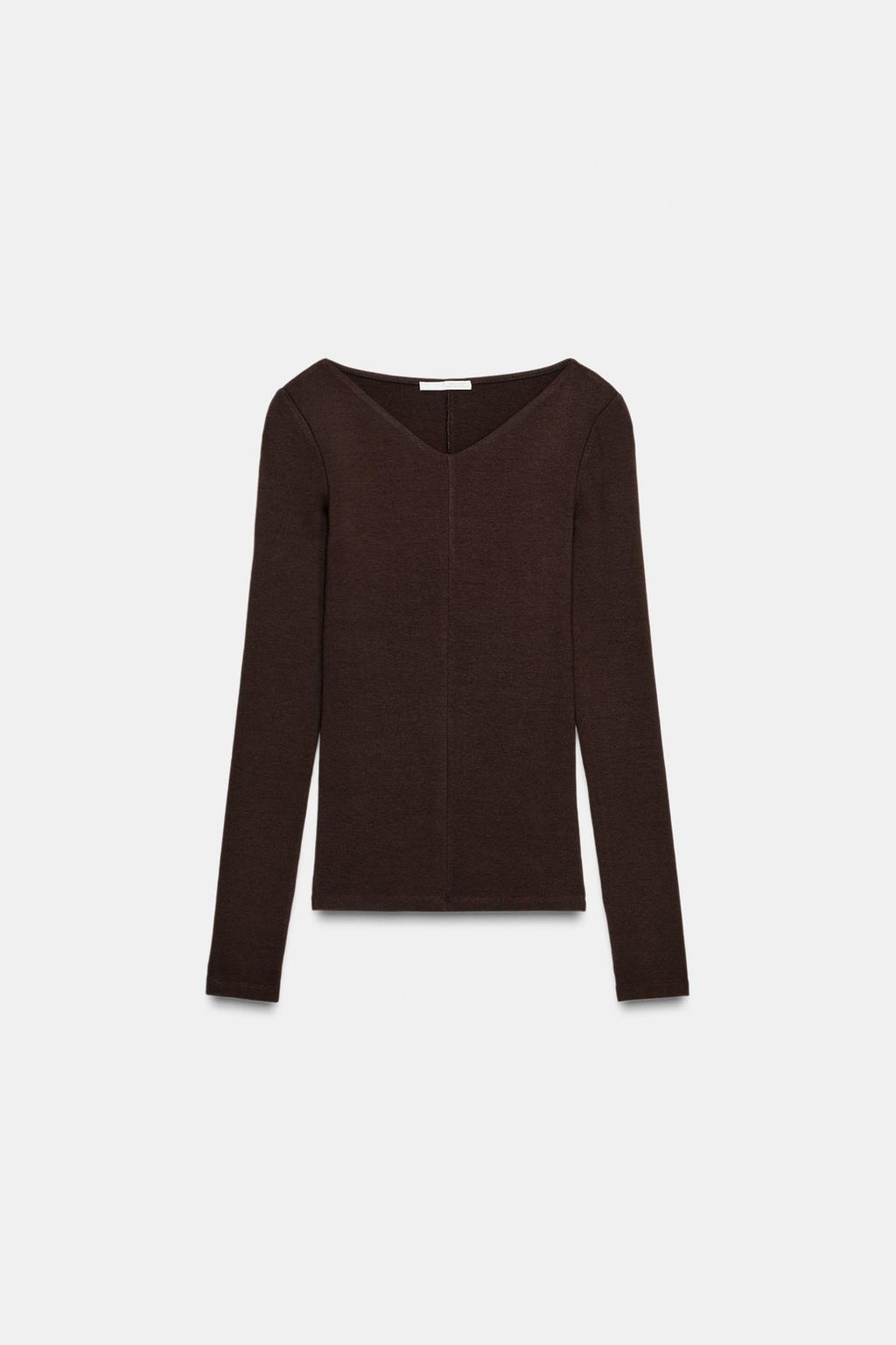 ФУТБОЛКА С V-ОБРАЗНЫМ ВЫРЕЗОМ