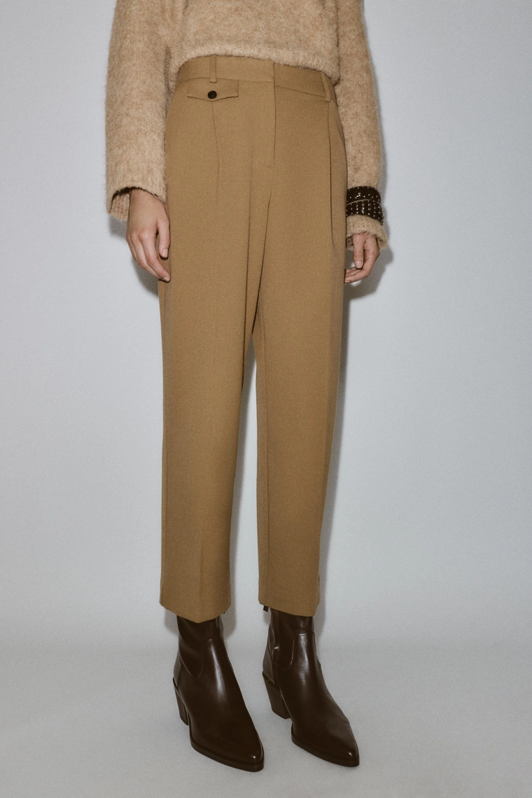 ПРЯМЫЕ БРЮКИ С ЗАЩИПАМИ