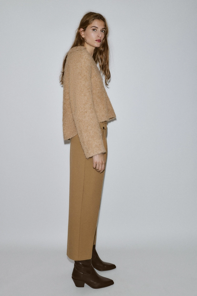 ПРЯМЫЕ БРЮКИ С ЗАЩИПАМИ