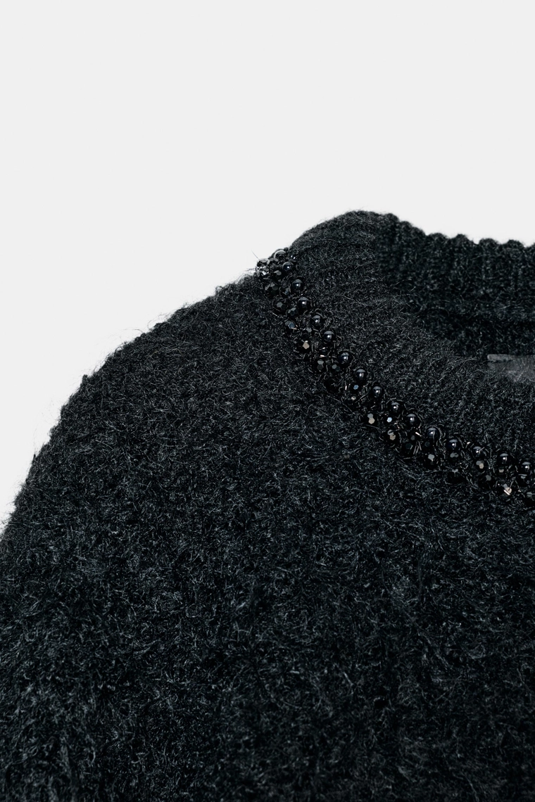 ТРИКОТАЖНЫЙ ТОП СО СТРАЗАМИ