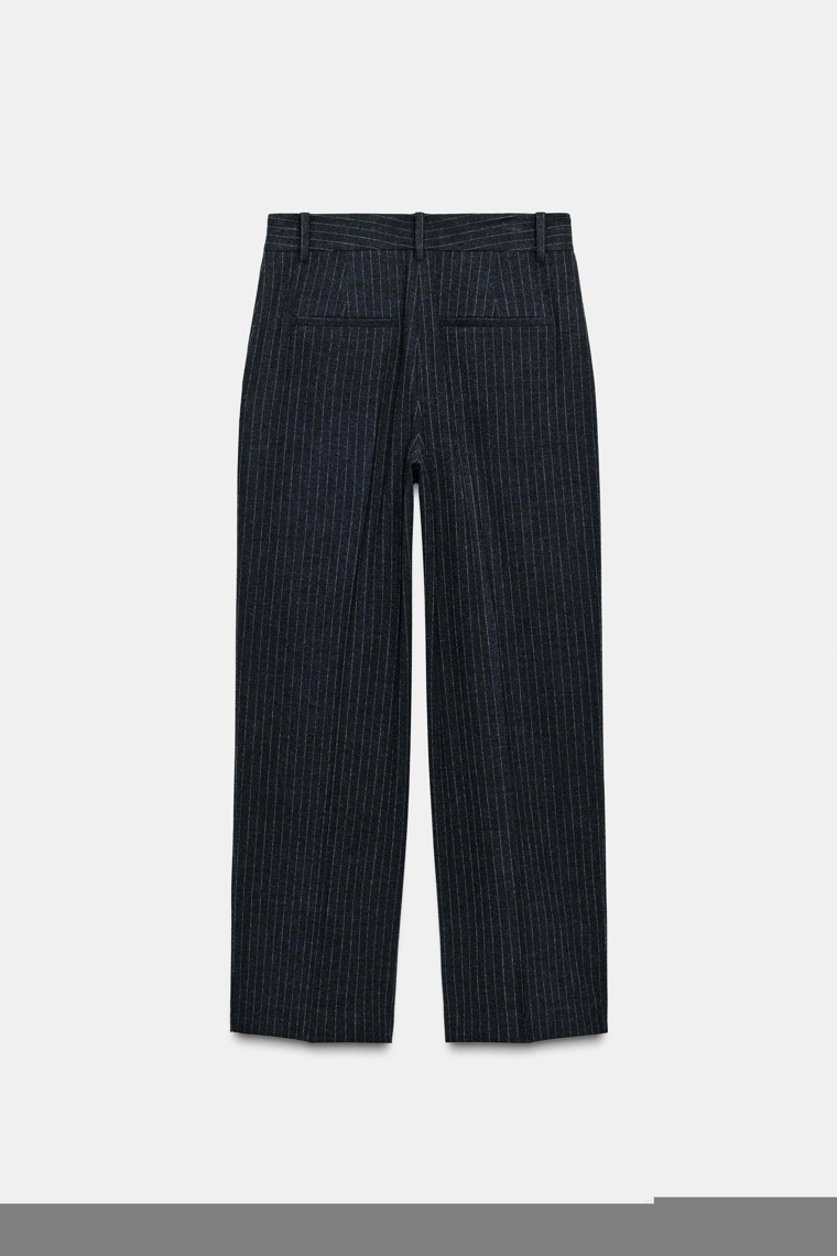 ПРЯМЫЕ БРЮКИ С ЗАЩИПАМИ