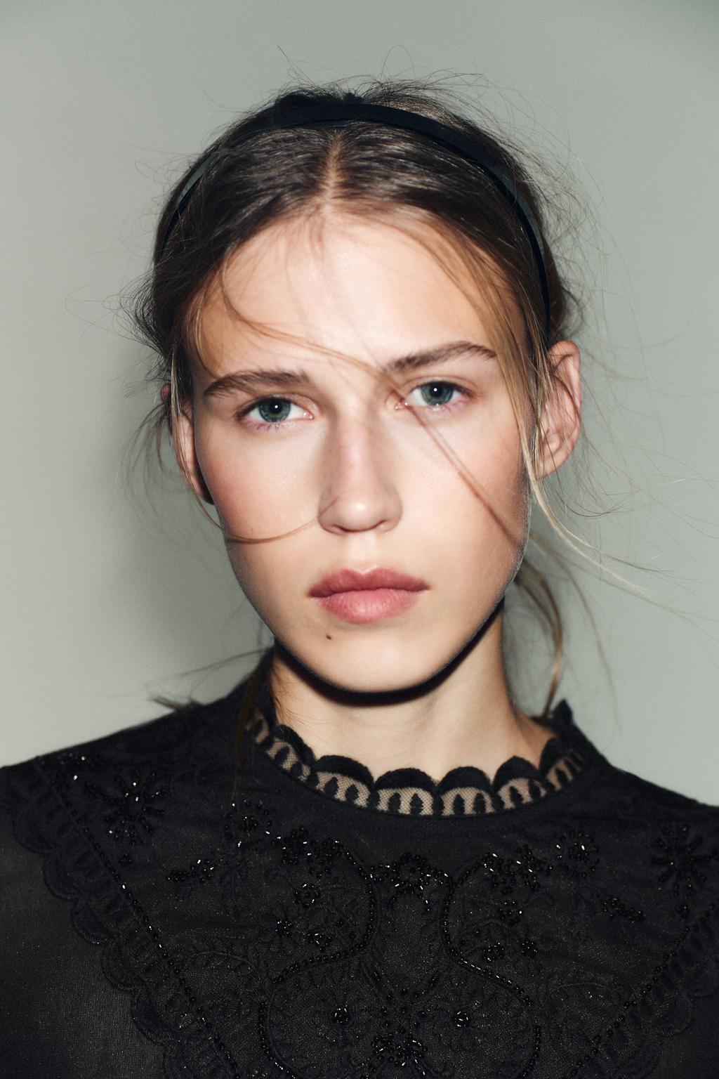 ТОП С ВЫШИВКОЙ И ДЛИННЫМИ РУКАВАМИ