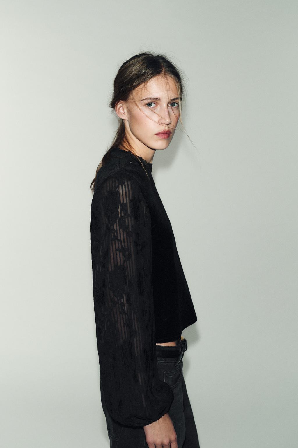 БАРХАТНЫЙ ТОП С ВЫШИВКОЙ