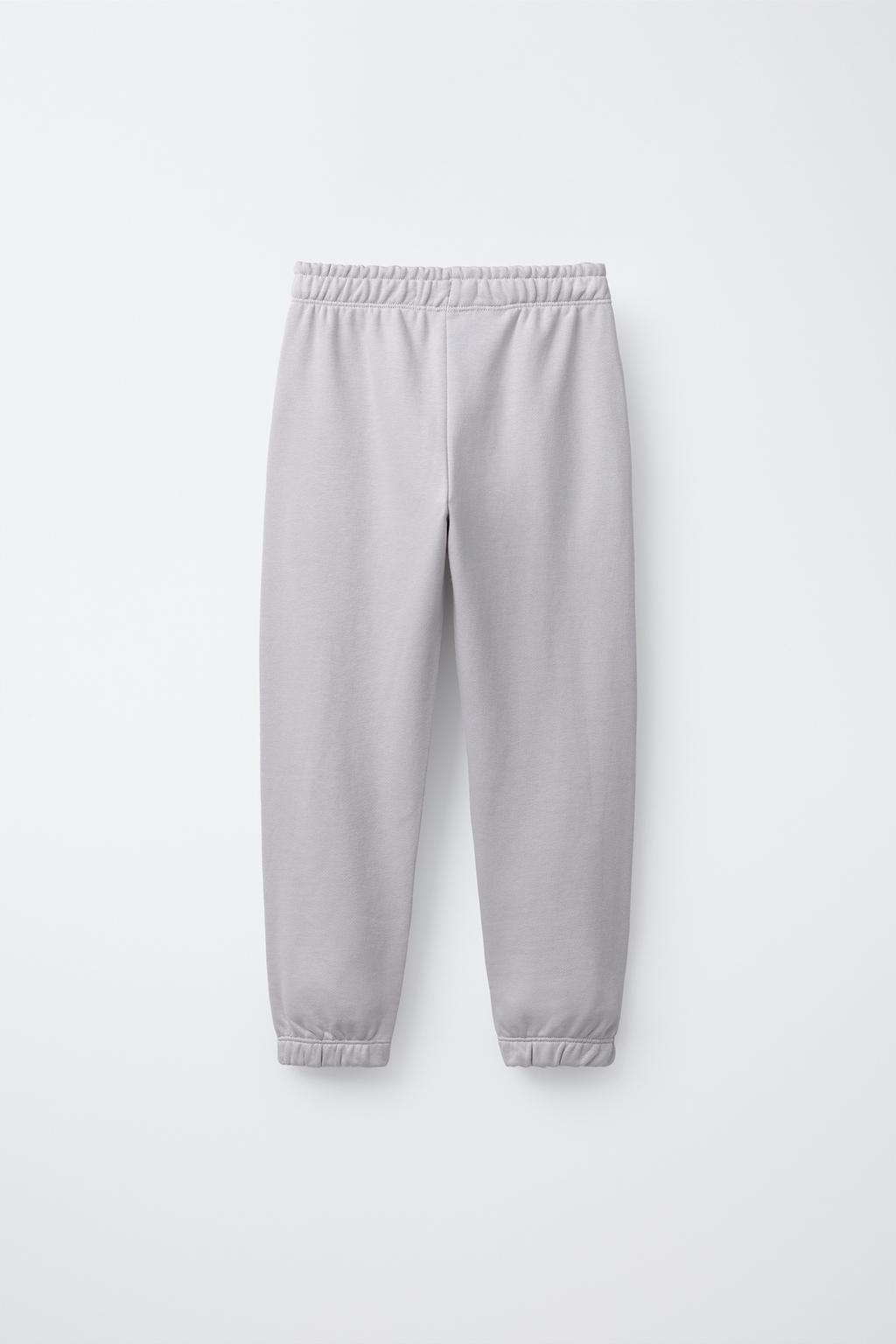 КОМПЛЕКТ ИЗ ТОЛСТОВКИ И ДЖОГГЕРОВ С ТЕКСТОВЫМ ПАТЧЕМ