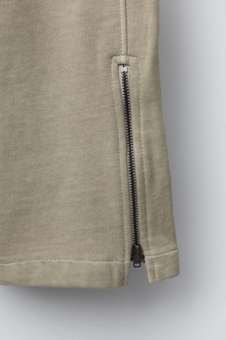 ШИРОКИЕ БРЮКИ ИЗ ФЛИСА, ОКРАШЕННЫЕ В ГОТОВОМ ИЗДЕЛИИ