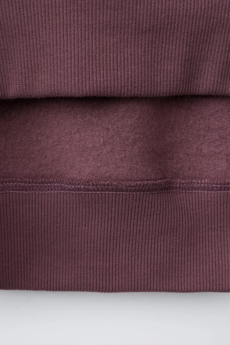 ТОЛСТОВКА С РЕЛЬЕФНОЙ НАДПИСЬЮ