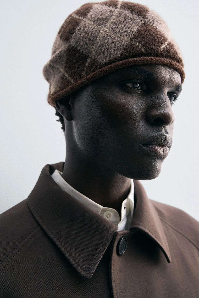 ЖАККАРДОВАЯ ШАПКА БИНИ С РОМБАМИ