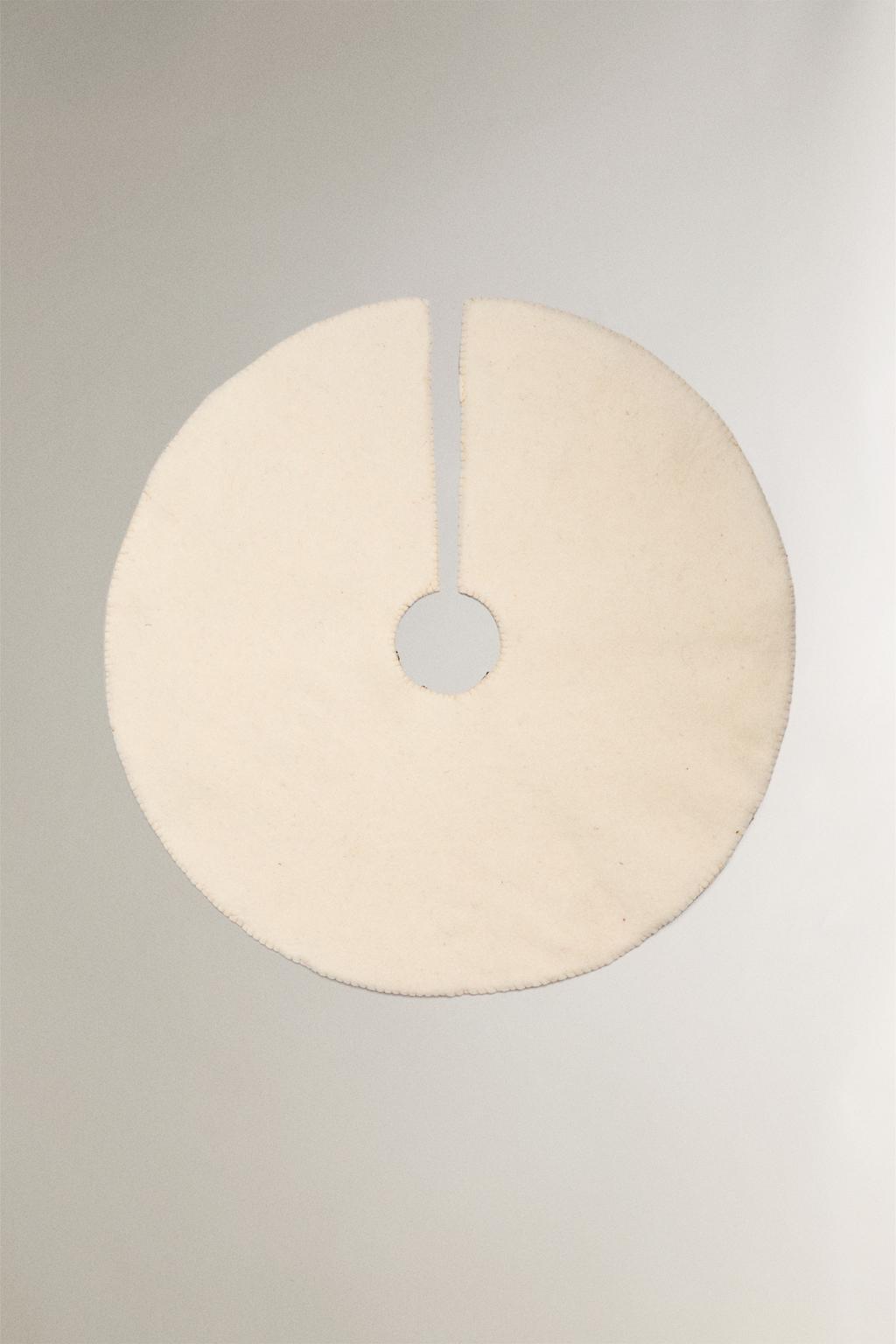 Декоративная подставка из фетра для новогодней елки