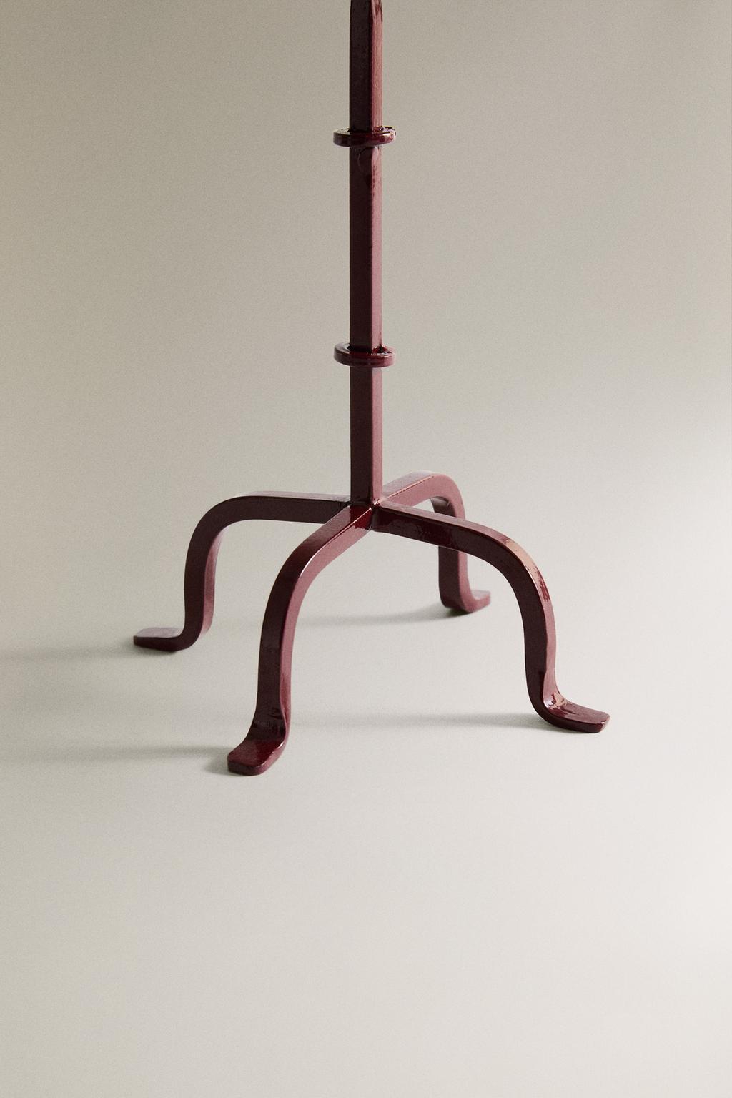 Четырехногий рождественский подсвечник