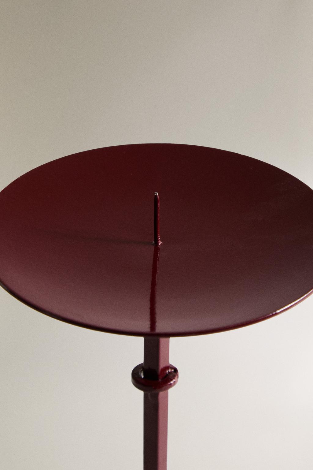 Четырехногий рождественский подсвечник