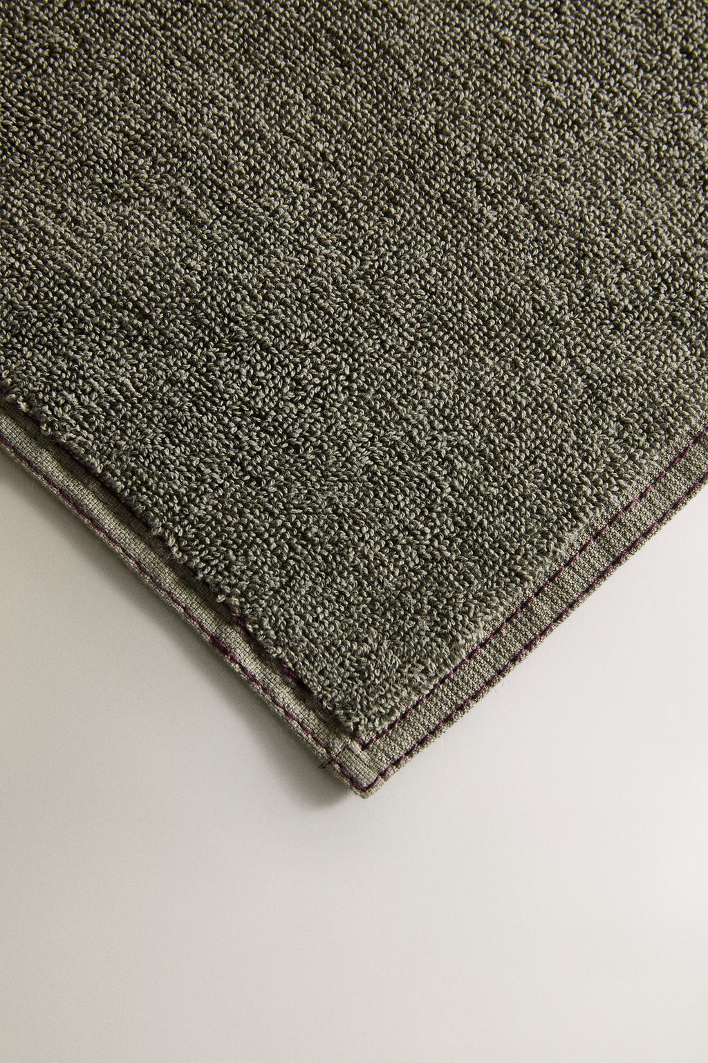 Полотенце для ванны с двойной стежкой