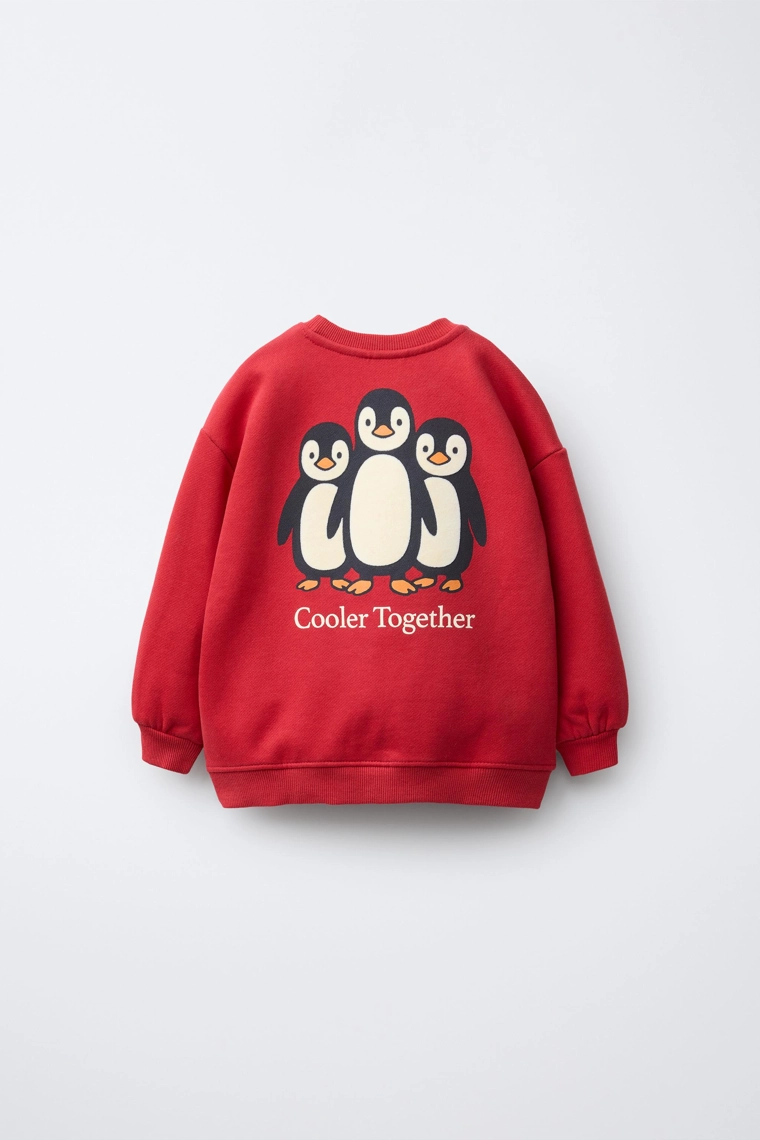 ТОЛСТОВКА С ПИНГВИНАМИ И РЕЛЬЕФНЫМ ПРИНТОМ