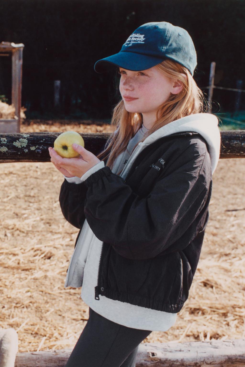 Ветрозащитная парка для верховой езды