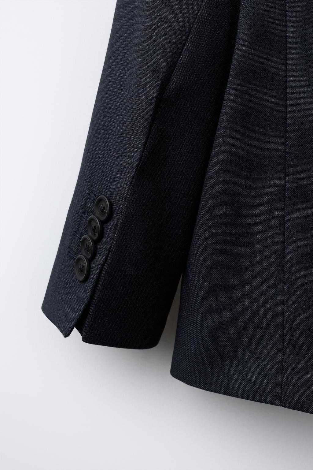 КОСТЮМНЫЙ БЛЕЙЗЕР ИЗ РЕЛЬЕФНОЙ ТКАНИ