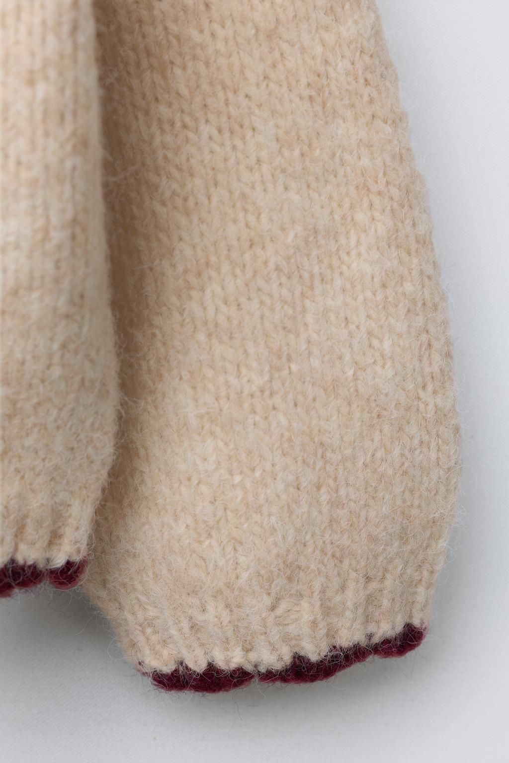 ВЯЗАНЫЙ ДЖЕМПЕР С НАШИВКАМИ КРЮЧКОМ