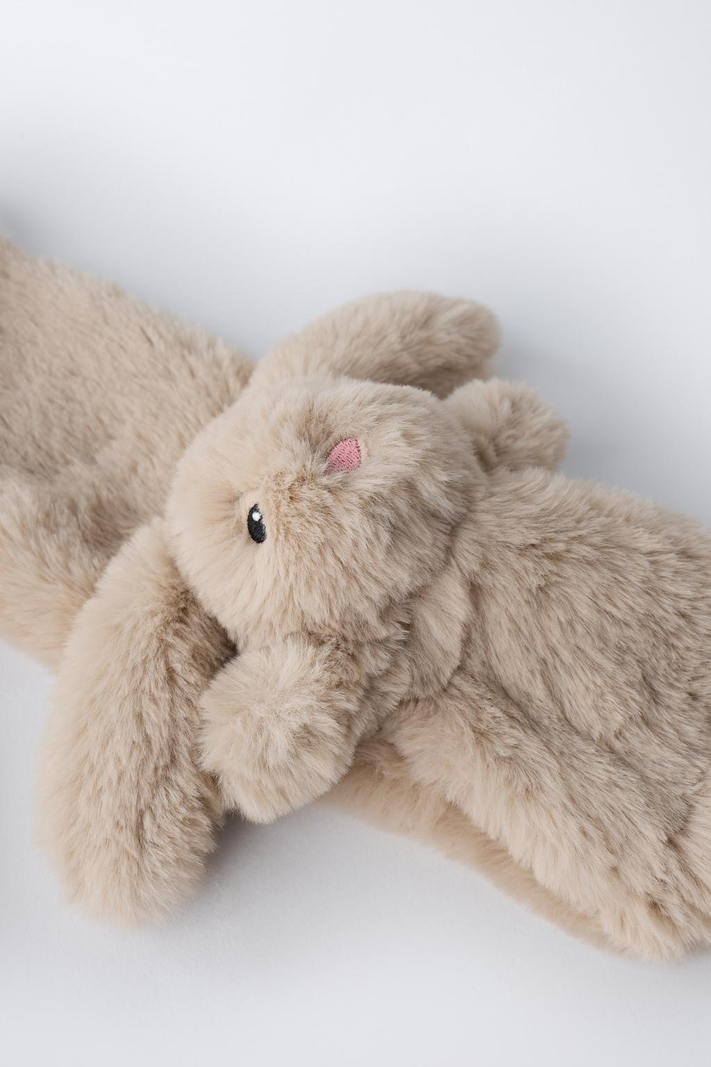 ШАРФ ИЗ ИСКУССТВЕННОГО МЕХА С ДЕТАЛЬЮ «КРОЛИК»