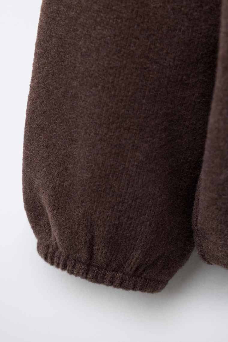 ФУТБОЛКА SOFT TOUCH С ВЫШИТЫМ ОТЛОЖНЫМ ВОРОТНИКОМ