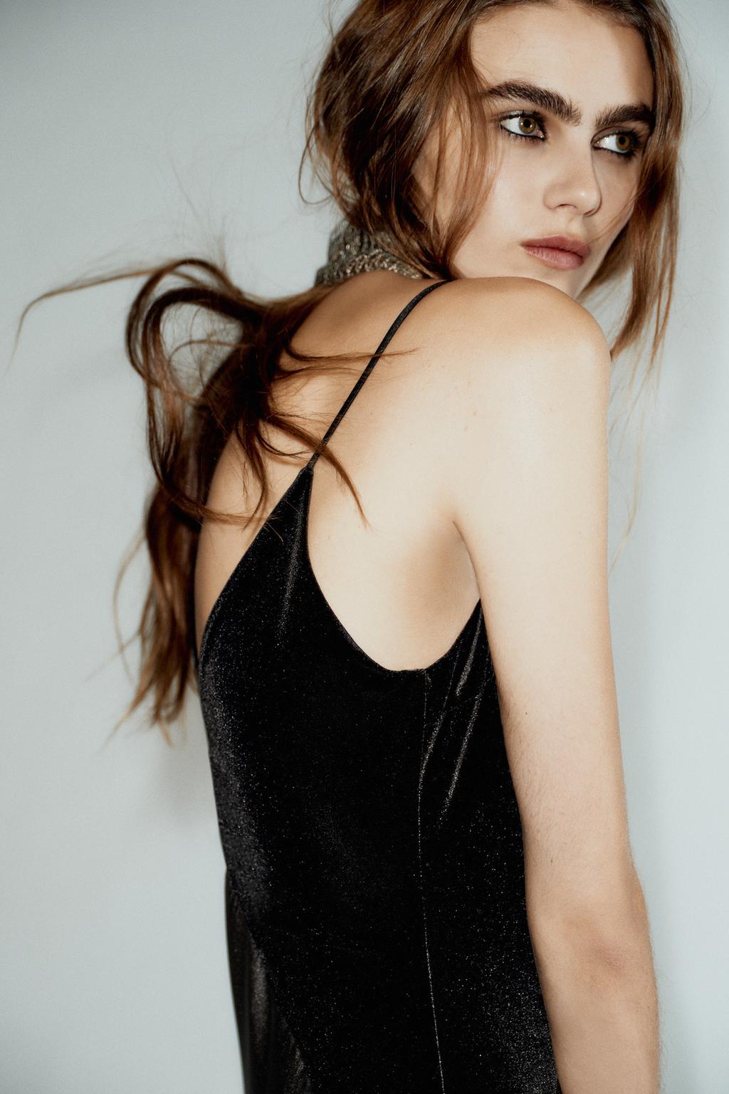 АТЛАСНОЕ ПЛАТЬЕ МИДИ В КОМБИНИРОВАННОМ ИСПОЛНЕНИИ